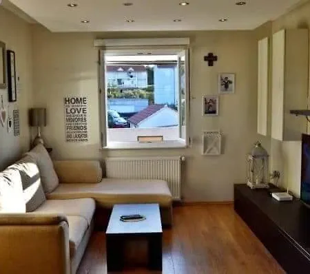 Apartman Nensi *